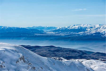simsearch:6119-09074666,k - Maiella mountain in winter, Gran Sasso e Monti della Laga, Abruzzo, Apennines, Italy, Europe Fotografie stock - Premium Royalty-Free, Codice: 6119-09170192