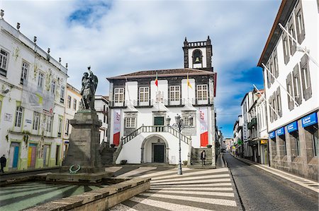 simsearch:6115-08066562,k - City hall in the historic town of Ponta Delgada, Island of Sao Miguel, Azores, Portugal, Atlantic, Europe Photographie de stock - Premium Libres de Droits, Code: 6119-09170107