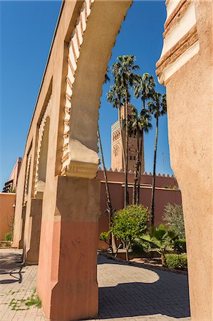 simsearch:6119-07452300,k - View of Koutoubia Mosque, UNESCO World Heritage Site, through archway during daytime, Marrakesh, Morocco, North Africa, Africa Foto de stock - Sin royalties Premium, Código: 6119-09170299