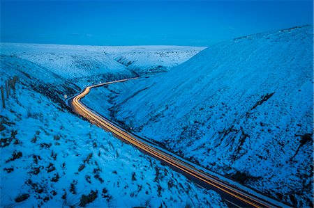 simsearch:6119-09169976,k - Winter landscape and trail lights on Snake Pass, Peak District National Park, Derbyshire, England, United Kingdom, Europe Foto de stock - Sin royalties Premium, Código: 6119-09170338