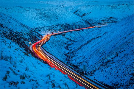 simsearch:841-06343629,k - Winter landscape and trail lights on Snake Pass, Peak District National Park, Derbyshire, England, United Kingdom, Europe Foto de stock - Sin royalties Premium, Código: 6119-09170339