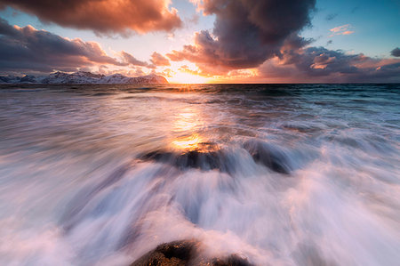 sunlit - Sunset on the rough sea, Vikten, Flakstad municipality, Lofoten Islands, Nordland, Norway, Europe Stock Photo - Premium Royalty-Free, Code: 6119-09182530