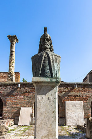 Statue of Vlad Tepes, the inspiration behind Bram Stoker's Dracula, at Curtea Veche, Bucharest, Romania, Europe Stock Photo - Premium Royalty-Free, Code: 6119-09182689