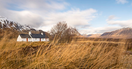 Black Rock Cottage and Buachaille Etive Mor in the Scottish Highlands along the West Highland Way near Glen Coe, Highlands, Scotland, United Kingdom, Europe Stock Photo - Premium Royalty-Free, Code: 6119-09182601