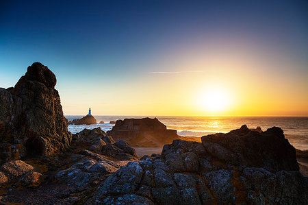 simsearch:6119-09182845,k - Corbiere Point Lighthouse, Jersey, Channel Islands, United Kingdom, Europe Photographie de stock - Premium Libres de Droits, Code: 6119-09182847