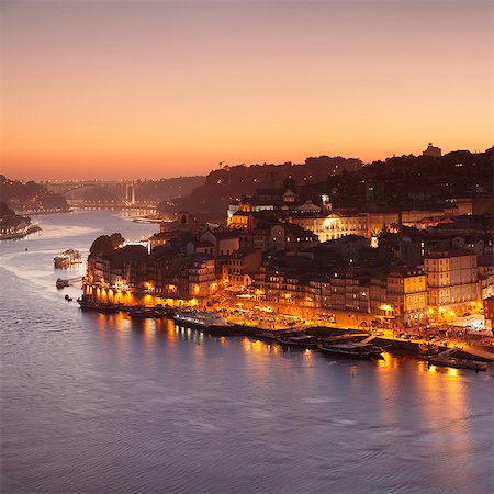 simsearch:6119-07969028,k - View over Douro River at sunset to Ribeira District, UNESCO World Heritage Site, Porto (Oporto), Portugal, Europe Foto de stock - Sin royalties Premium, Código: 6119-09101695