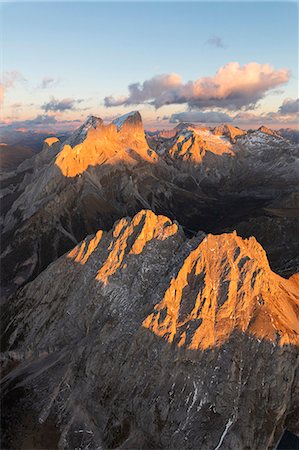 simsearch:6119-09203443,k - Aerial view of Colac, Gran Vernel and Marmolada, Dolomites, Trentino-Alto Adige, Italy, Europe Fotografie stock - Premium Royalty-Free, Codice: 6119-09101745