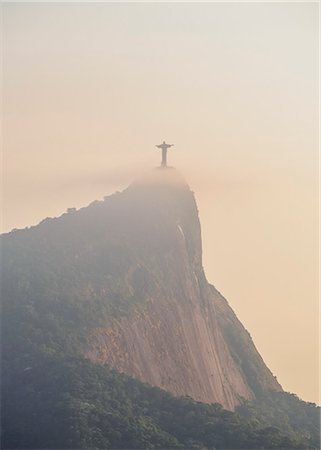 simsearch:6119-09073919,k - Christ the Redeemer and Corcovado Mountain at sunrise, Rio de Janeiro, Brazil, South America Stockbilder - Premium RF Lizenzfrei, Bildnummer: 6119-09101780