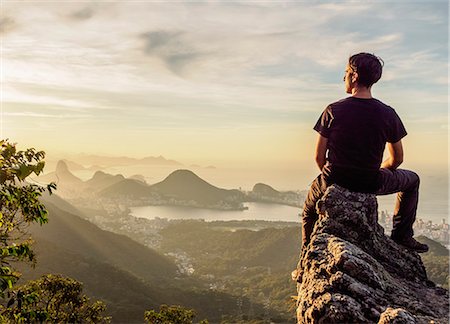 simsearch:841-08421077,k - Hiker enjoying the view of Rio de Janeiro from Pedra da Proa, Tijuca Forest National Park, State of Rio de Janeiro, Brazil, South America Foto de stock - Sin royalties Premium, Código: 6119-09101784