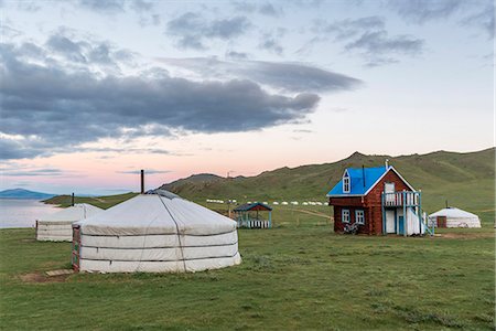 simsearch:6119-09101832,k - Wooden house and gers on the shores of White Lake, Tariat district, North Hangay province, Mongolia, Central Asia, Asia Photographie de stock - Premium Libres de Droits, Code: 6119-09101843