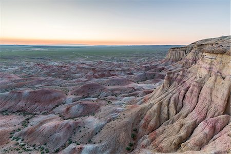 simsearch:6119-09101850,k - White Stupa sedimentary rock formations at dusk, Ulziit, Middle Gobi province, Mongolia, Central Asia, Asia Foto de stock - Sin royalties Premium, Código: 6119-09101827