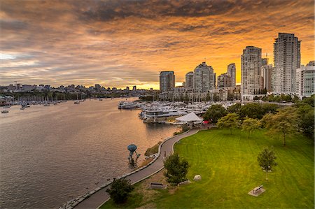 View of Vancouver skyline and False Creek as viewed from Cambie Street Bridge, Vancouver, British Columbia, Canada, North America Stock Photo - Premium Royalty-Free, Code: 6119-09101923