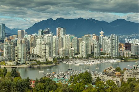 View of Vancouver skyline as viewed from Mount Pleasant District, Vancouver, British Columbia, Canada, North America Photographie de stock - Premium Libres de Droits, Code: 6119-09101920