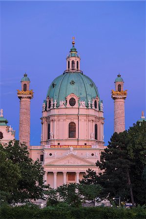 simsearch:6119-09126863,k - St. Charles Church (Karlskirche), Vienna, Austria, Europe Foto de stock - Sin royalties Premium, Código: 6119-09126859