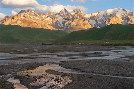 river & mountains - River coming from Kel-Suu mountain range at sunset, Kurumduk valley, Naryn province, Kyrgyzstan, Central Asia, Asia Stock Photo - Premium Royalty-Free, Code: 6119-09126892