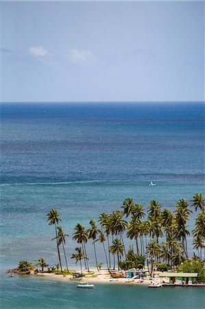 saint lucia beach - Tall palms on the small beach at Marigot Bay, St. Lucia, Windward Islands, West Indies Caribbean, Central America Photographie de stock - Premium Libres de Droits, Code: 6119-09127133