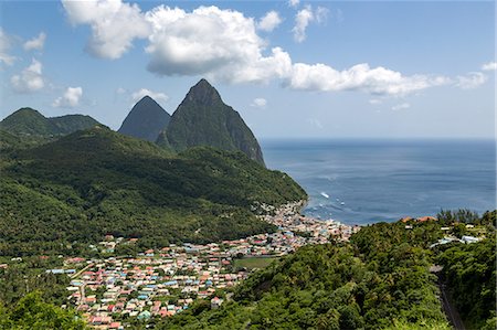 pitons - The town of Soufriere with the Pitons, UNESCO World Heritage Site, beyond, St. Lucia, Windward Islands, West Indies Caribbean, Central America Foto de stock - Sin royalties Premium, Código: 6119-09127136