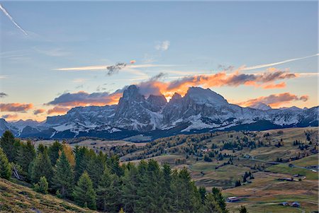 Sassopiatto and Sassolungo at sunrise, Alpe di Siusi, Trentino, Italy, Europe Stock Photo - Premium Royalty-Free, Code: 6119-09134847