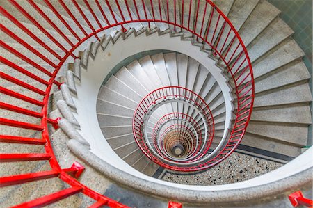 espiral - View of spiral staircase in The Skyscraper, Ljubljana, Slovenia, Europe Photographie de stock - Premium Libres de Droits, Code: 6119-09134984