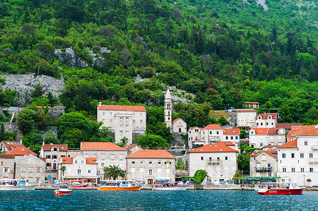 simsearch:6119-09252910,k - Perast waterfront in Montenegro, Europe Photographie de stock - Premium Libres de Droits, Code: 6119-09252645