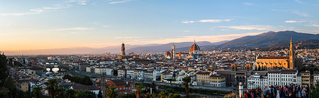 simsearch:6119-09214355,k - View over Florence at sunset, seen from Piazzale Michelangelo Hill, Florence, Tuscany, Italy, Europe Foto de stock - Royalty Free Premium, Número: 6119-09252607