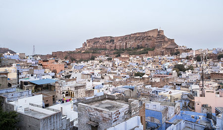 simsearch:700-06786707,k - Cityscape with Mehrangarh Fort in Jodhpur, India, Asia Stock Photo - Premium Royalty-Free, Code: 6119-09252628