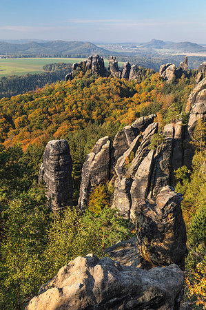elbe sandstone mountains - Schrammsteine rocks during autumn in Elbe Sandstone Mountains, Germany, Europe Photographie de stock - Premium Libres de Droits, Code: 6119-09252751