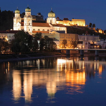 passau - St. Stephen's Cathedral at night in Passau, Germany, Europe Stock Photo - Premium Royalty-Free, Code: 6119-09252720