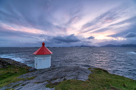 simsearch:6119-09252881,k - Lighthouse at sunset in Henningsvaer, Lofoten Islands, Norway, Europe Foto de stock - Sin royalties Premium, Código: 6119-09252883