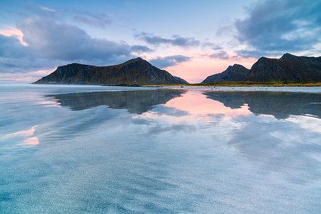 flakstad - Skagsanden beach at sunset in Lofoten Islands, Norway, Europe Foto de stock - Royalty Free Premium, Número: 6119-09252881