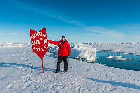 simsearch:841-09255762,k - Man standing by sign at North Pole, Arctic Stockbilder - Premium RF Lizenzfrei, Bildnummer: 6119-09252989