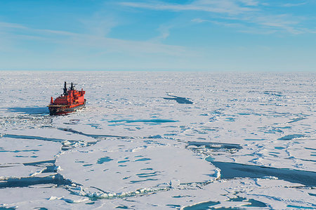 Ice breaker in North Pole, Arctic Foto de stock - Sin royalties Premium, Código: 6119-09252993