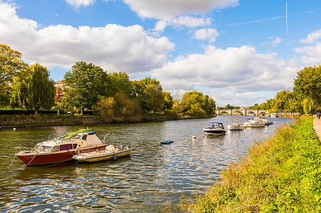 richmond - Boats on River Thames in Richmond, England, Europe Foto de stock - Royalty Free Premium, Número: 6119-09253074