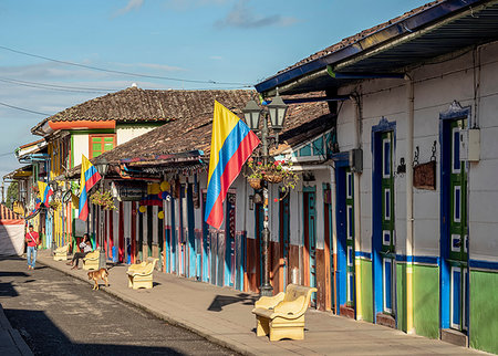salento - Street of Salento, Quindio Department, Colombia, South America Fotografie stock - Premium Royalty-Free, Codice: 6119-09253238