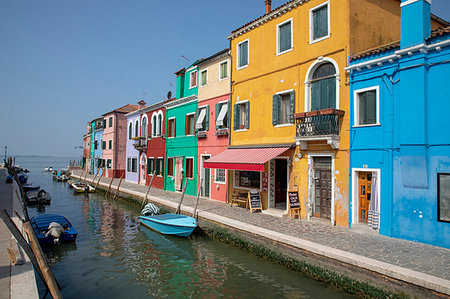 simsearch:6119-09253387,k - Colorful buildings on canal in Burano, Italy, Europe Stock Photo - Premium Royalty-Free, Code: 6119-09253388