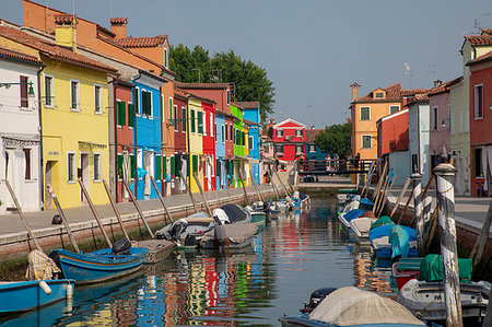 simsearch:6119-09253387,k - Colorful buildings on canal in Burano, Italy, Europe Stock Photo - Premium Royalty-Free, Code: 6119-09253391