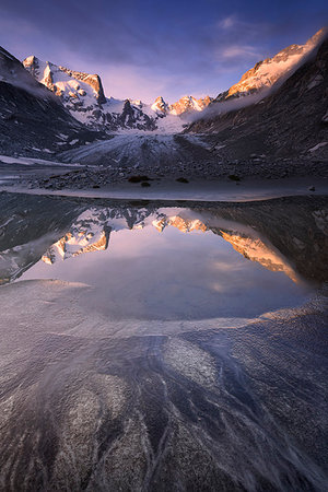 simsearch:6115-08101200,k - Sunrise reflected in a pond at Forno Glacier, Forno Valley, Maloja Pass, Engadine, Graubunden, Switzerland, Europe Stockbilder - Premium RF Lizenzfrei, Bildnummer: 6119-09203189