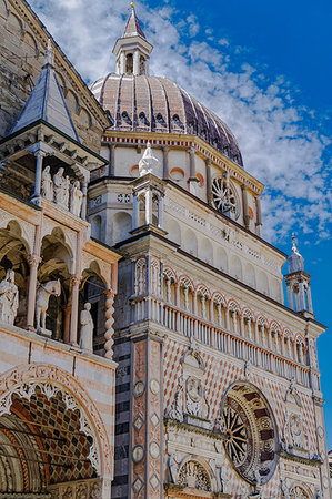 simsearch:841-09163393,k - Capella Colleoni, Chapel of Basilica di Santa Maria Maggiore in Piazza Duomo at Citta Alta (Old Town), Bergamo, Lombardy, Italy, Europe Foto de stock - Sin royalties Premium, Código: 6119-09203340