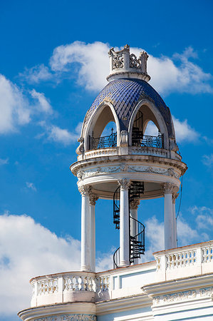 simsearch:6119-09203345,k - Winding stairway on roof of old building in the centre of Cienfuegos, UNESCO World Heritage Site, Cuba, West Indies, Caribbean, Central America Foto de stock - Royalty Free Premium, Número: 6119-09203346