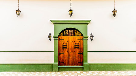 A view of a typical building in Leon, Nicaragua, Central America Foto de stock - Sin royalties Premium, Código: 6119-09203407