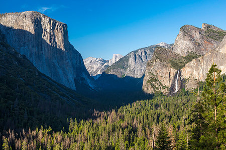 Yosemite Valley and Bridalveil Fall from Tunnel View, Yosemite National Park, UNESCO World Heritage Site, California, United States of America, North America Photographie de stock - Premium Libres de Droits, Code: 6119-09203642