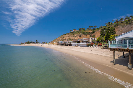 simsearch:6119-09252580,k - View of Malibu Beach from Malibu Pier, Malibu, California, United States of America, North America Fotografie stock - Premium Royalty-Free, Codice: 6119-09203608