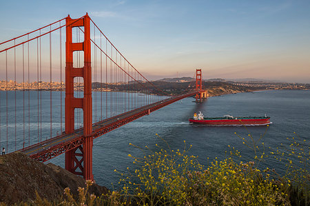 simsearch:6119-09214173,k - View of Golden Gate Bridge from Golden Gate Bridge Vista Point at sunset, San Francisco, California, United States of America, North America Stock Photo - Premium Royalty-Free, Code: 6119-09203628