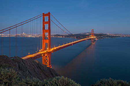 simsearch:6119-07651829,k - View of Golden Gate Bridge from Golden Gate Bridge Vista Point at dusk, San Francisco, California, United States of America, North America Stock Photo - Premium Royalty-Free, Code: 6119-09203629