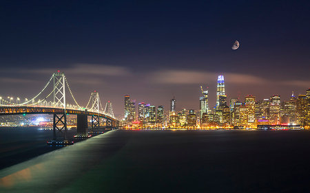 simsearch:6119-09203315,k - View of San Francisco skyline and Oakland Bay Bridge from Treasure Island at night, San Francisco, California, United States of America, North America Foto de stock - Sin royalties Premium, Código: 6119-09214177