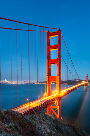 simsearch:6119-07651828,k - View of Golden Gate Bridge from Golden Gate Bridge Vista Point at dusk, San Francisco, California, United States of America, North America Stock Photo - Premium Royalty-Free, Code: 6119-09214186