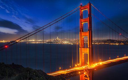simsearch:6119-07651827,k - View of Golden Gate Bridge from Golden Gate Bridge Vista Point at night, San Francisco, California, United States of America, North America Photographie de stock - Premium Libres de Droits, Code: 6119-09214188