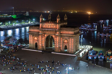 The Gateway of India, monument commemorating the landing of King George V and Queen Mary in 1911, Mumbai, Maharashtra, India, Asia Stock Photo - Premium Royalty-Free, Code: 6119-09214327