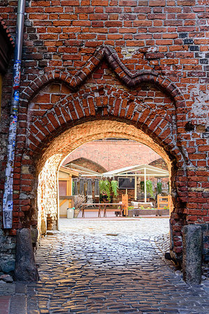 detail in architecture - Original Old Town Wall gate, UNESCO World Heritage Site, Riga, Latvia, Europe Photographie de stock - Premium Libres de Droits, Code: 6119-09228650