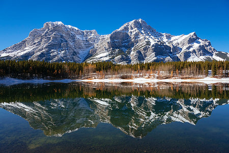 elevated sky - Wedge Pond in autumn, Kananaskis Country, Alberta, Canada, North America Stock Photo - Premium Royalty-Free, Code: 6119-09228671